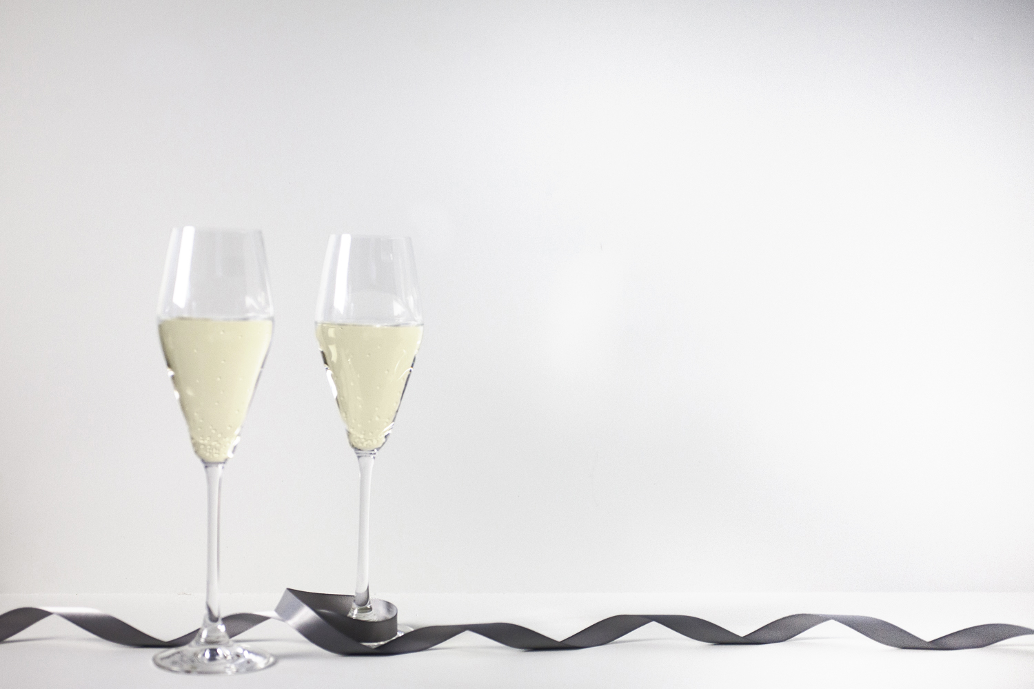 Top 5 Wedding Champagnes And Sparkling Wines For Every Budget