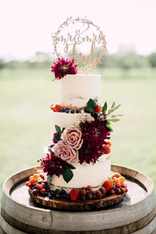 Moody Mouthwatering Autumn Wedding Cakes