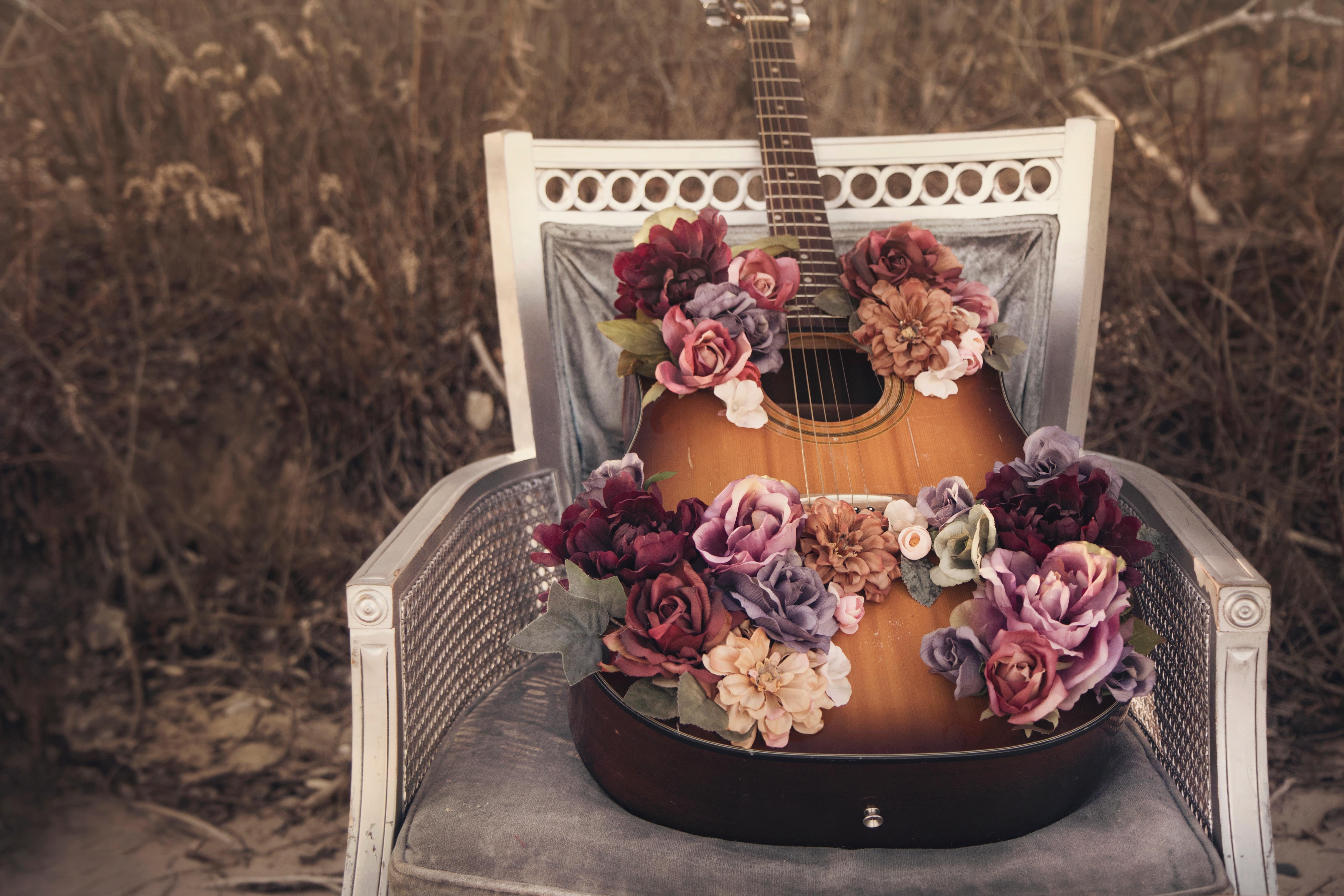 Three Types Of Guitar Player That Will Be Perfect For Your Wedding