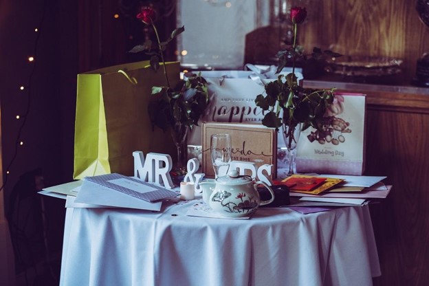 wedding gifts uk